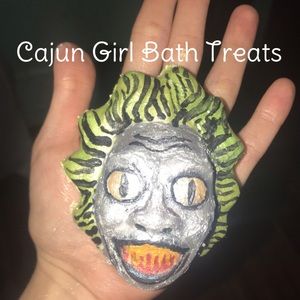 Beetle juice bath bomb